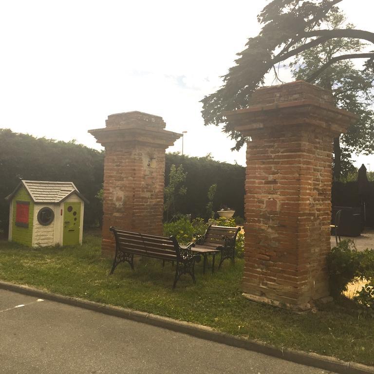 Fasthotel Muret Saubens Экстерьер фото